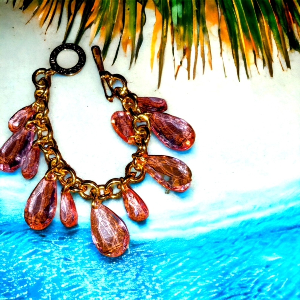 E-011 EUC PINK GLASS BEADED BRACELET WITH GOLD TONE CHAIN